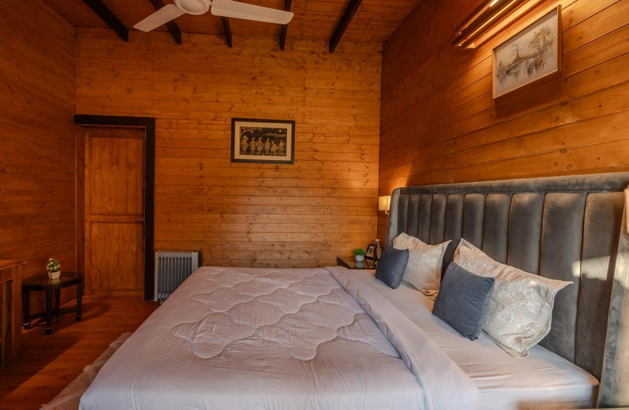 Saffronstays Timber Crest Dehradun Buitenkant foto