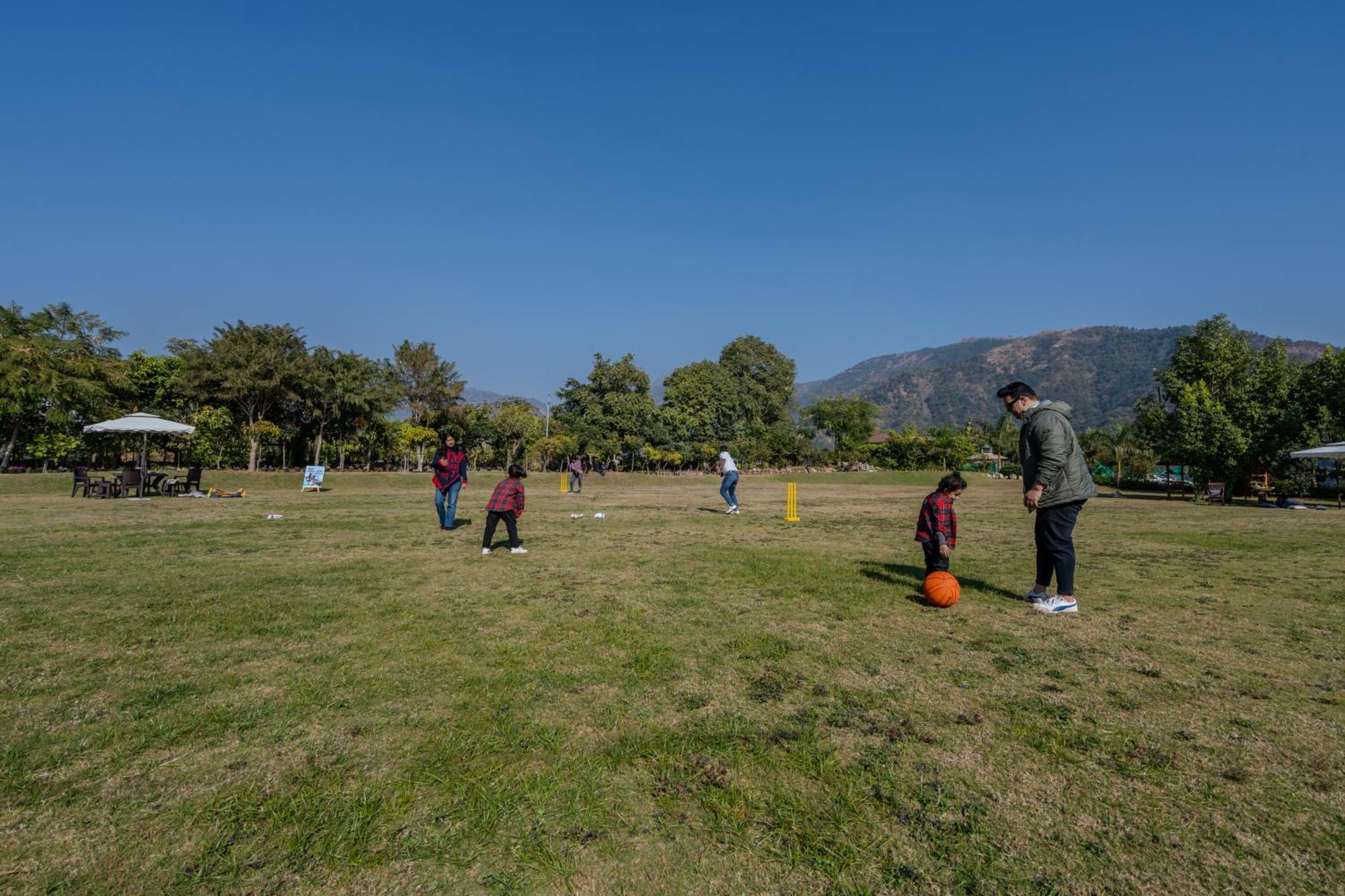Saffronstays Timber Crest Dehradun Buitenkant foto