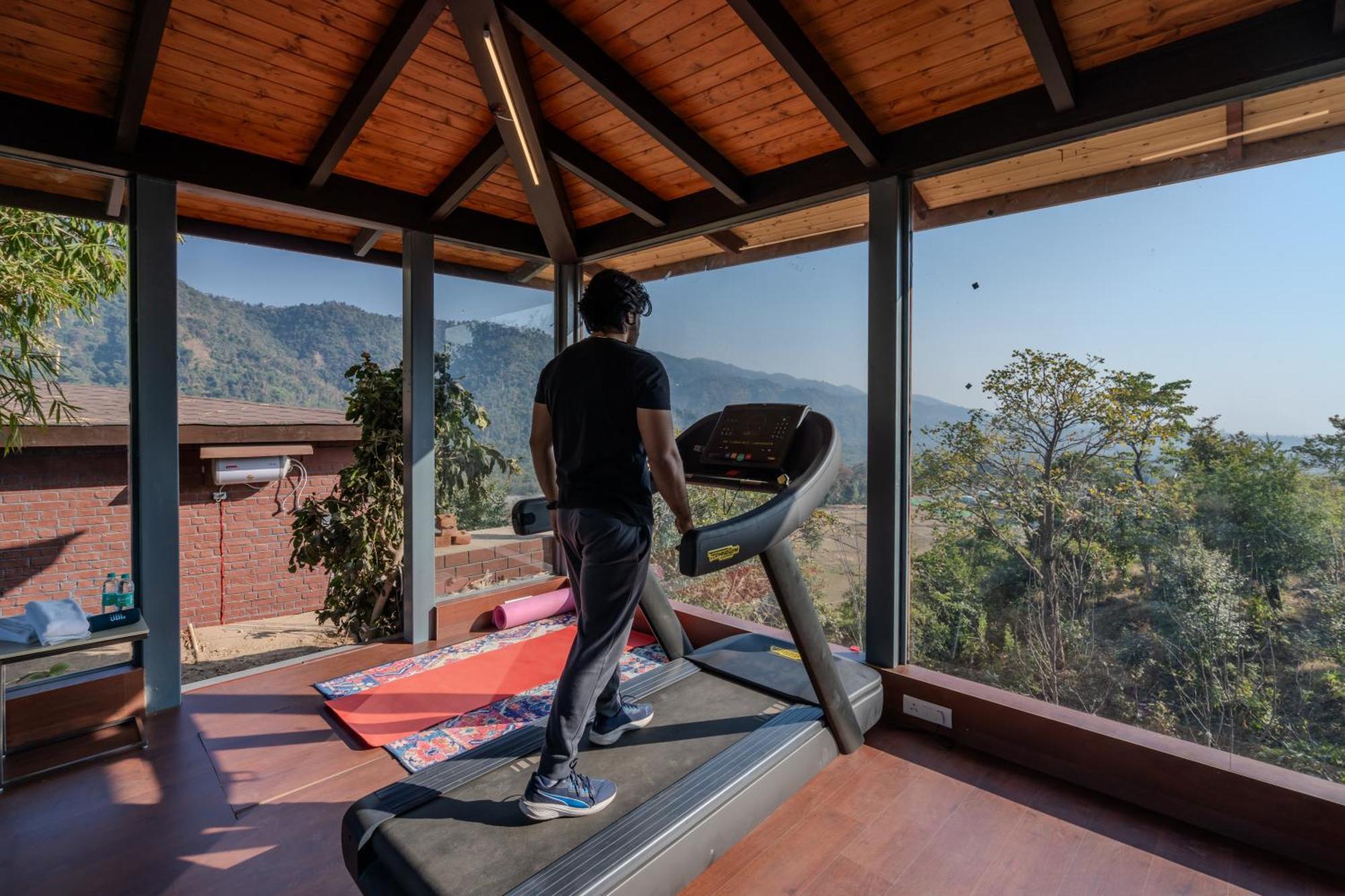 Saffronstays Timber Crest Dehradun Buitenkant foto